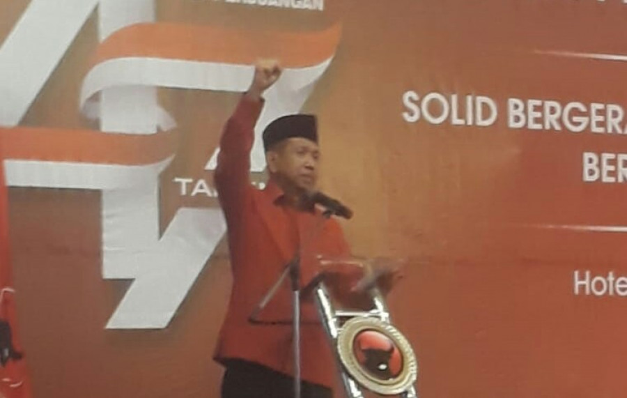 Ketua PDIP Kaltim, Safaruddin menyampaikan orasi politik di arena Rakerda PDIP Kaltim, di hotel Gran Senyiur, Balikpapan, Sabtu (29/2/2020).(Foto : Sofyan Jufri./korankaltimcom)
