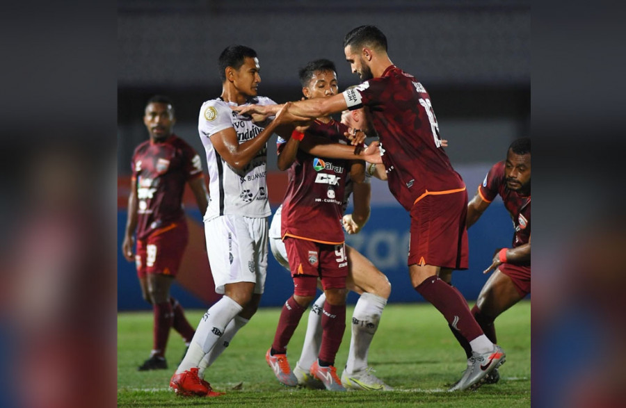 Ketegangan sempat mewarnai laga Borneo FC kontra Bali United pada laga malam tadi. (Foto: borneofcfacebook)