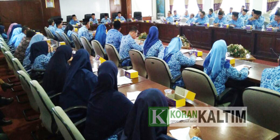 Rapat koordinasi perangkat daerah membahas rencana pembentukan Timsel PTT.(Foto: DWI CAHYO/KORANKALTIM.COM)