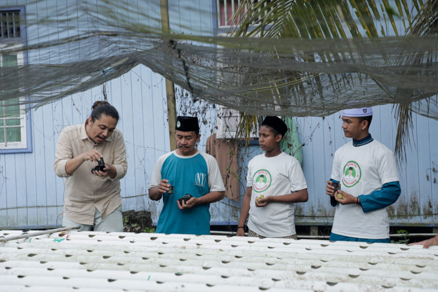 Pelatihan entrepreneurship bercocok tanam hijau dengan metode hidroponik di Pondok Pesantren An-Nur Al-Ikhlas Tenggarong. (Foto: SDG Kaltim)