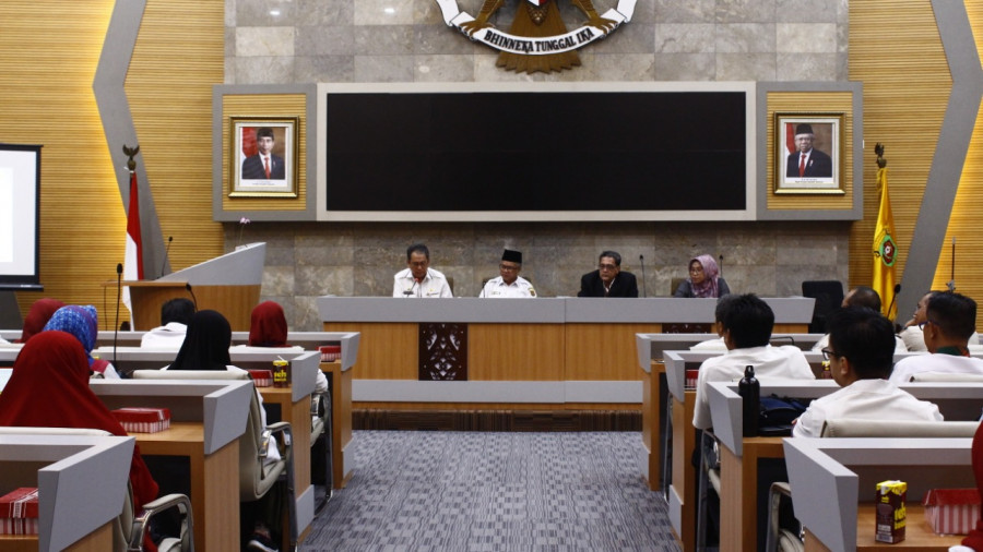Rapat koordinasi antara Dinkes Samarinda dan jajaran Pemkot Samarinda lainnya terkait penanggulangan Corona di Samarinda (Foto: permata/korankaltim.com)