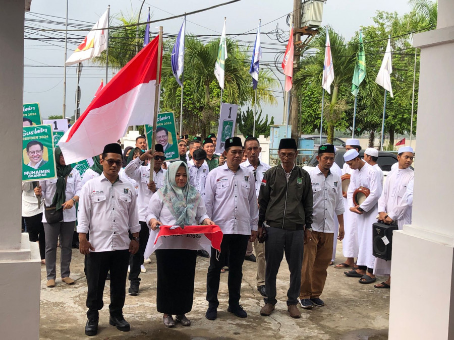 DPC PKB Kukar saat mendaftarkan bacaleg ke KPU Kukar. (Foto: Lodya Astagina/Pusaranmedia.com