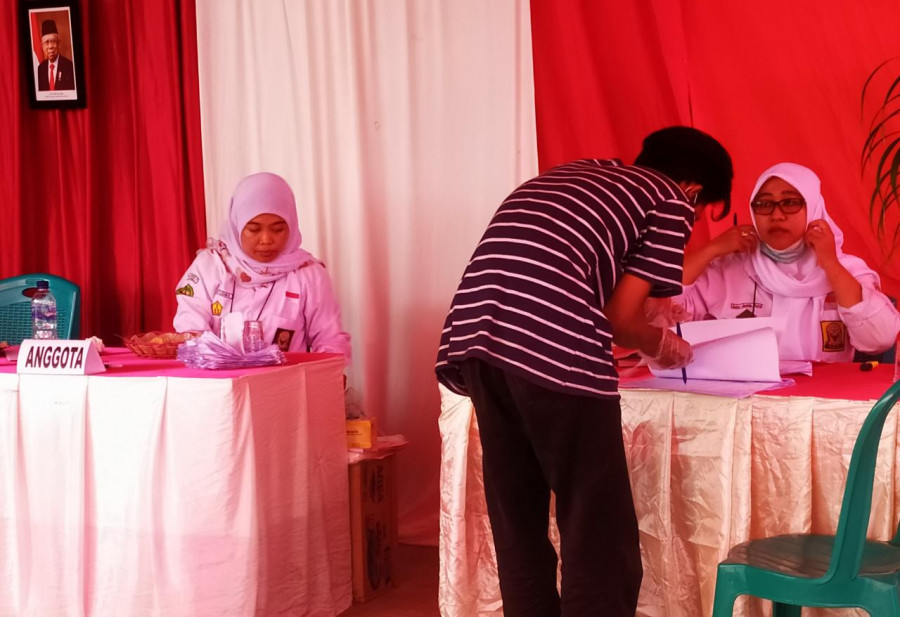TPS 03 Sidodadi yang menggunakan tema seragam sekolah pada Pilkada 2020 serentak Rabu (9/12/2020) hari ini. (Foto: Nancy/korankaltim.com)