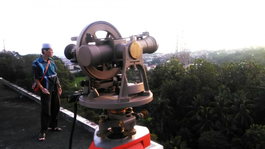 Teropong Theodolite