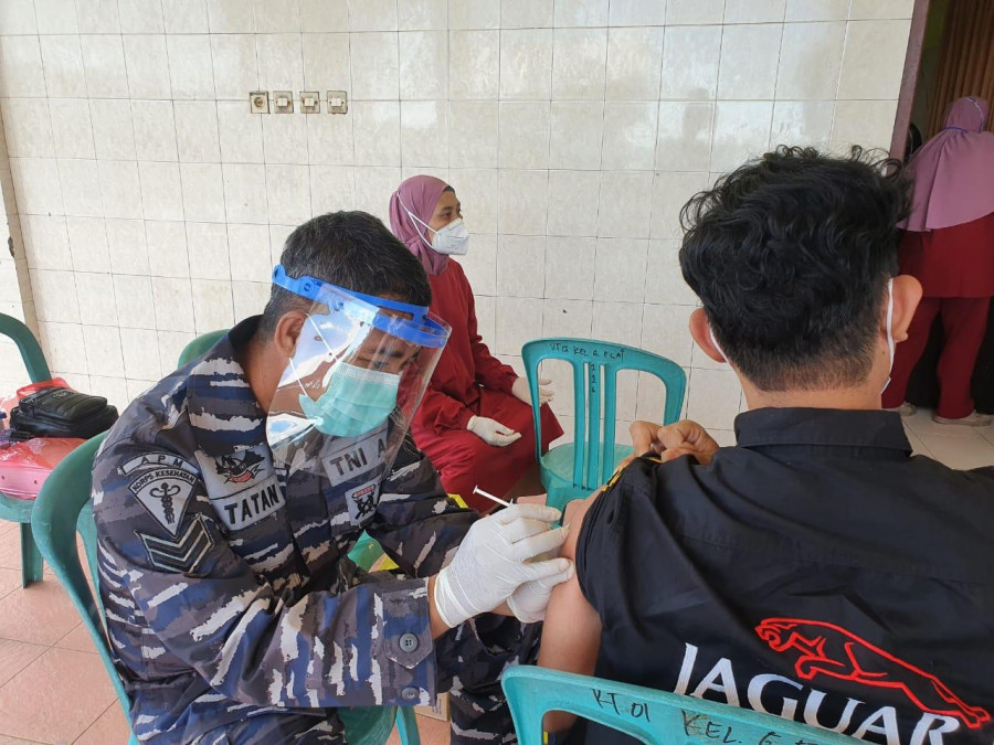 Vaksinasi yang dilaksanakan TPI Tanjung Limau, Bontang Utara (Iwan/Korankaltim.com)