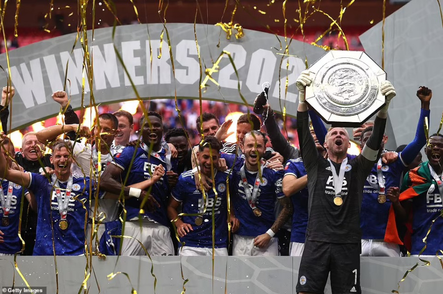 Lecester City, berpesta di Wembley Stadium dalam laga Community SHield. (Foto: dailymail.com)