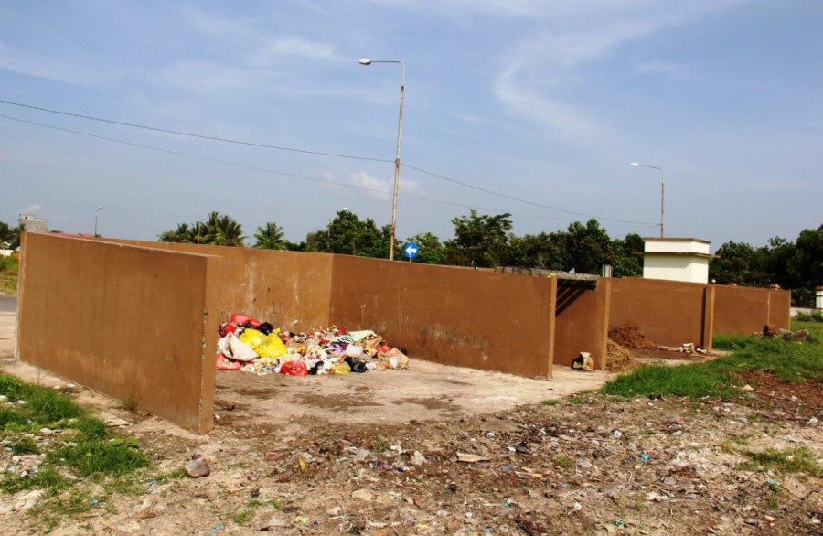 TPS Pasar Induk Penajam untuk pengalihan bak sampah sepanjang jalan poros Kelurahan Nenang (Istimewa/KoranKaltim.Com)