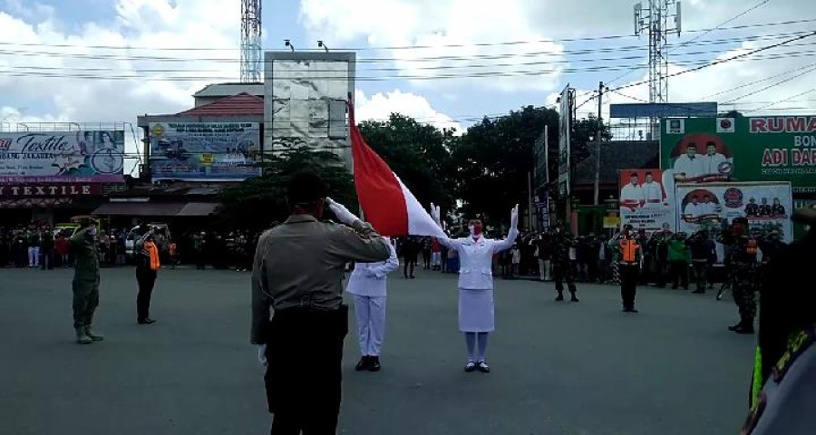 Suasana Ceremony On The Road di Simpang 4 Rumah Sakit Amelia Bontang. (Foto: Istimewa))