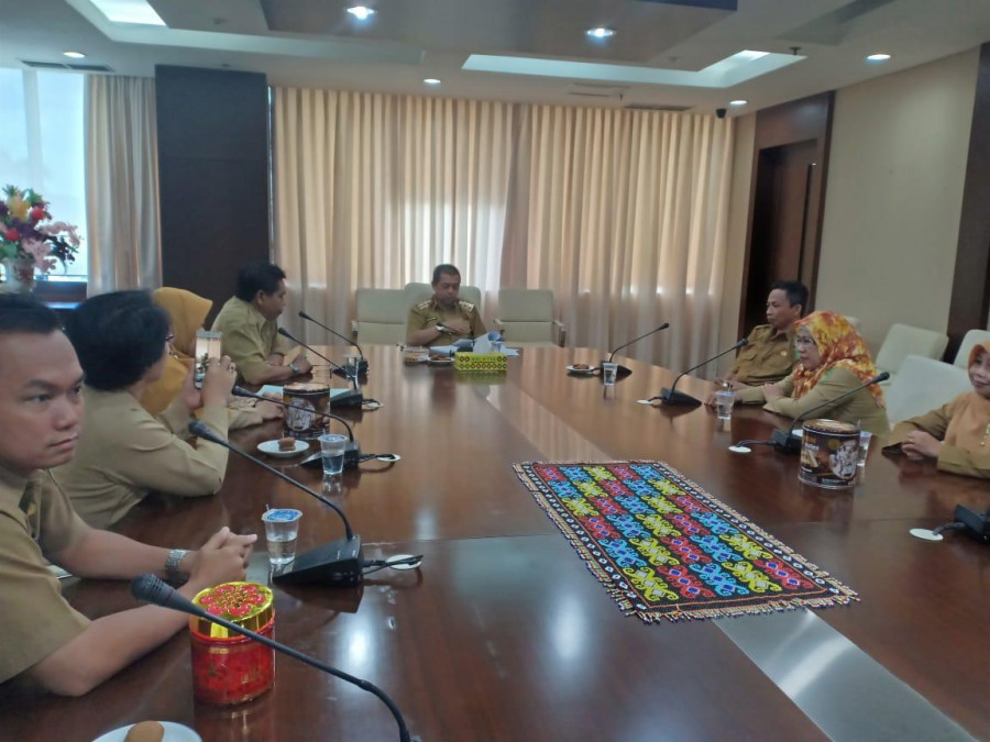 Suasana pertemuan MGMP IPS kukar dengan wagub hadi mulyadi