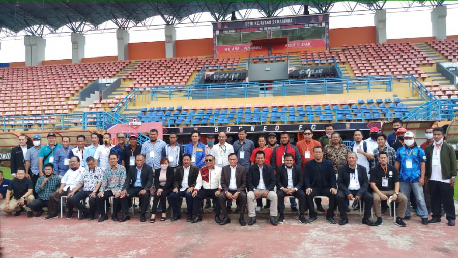 Usai terpilih Joha Fajal (tengah) foto bersama dengan peserta kongres luar biasa Rabu (15/7/2020) hari ini.(Foto:Ist)