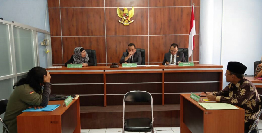 Suasana sidang di Kantor KI Kaltim, Kamis (10/10/2019) (Foto: Rusdi/KoranKaltimcom )