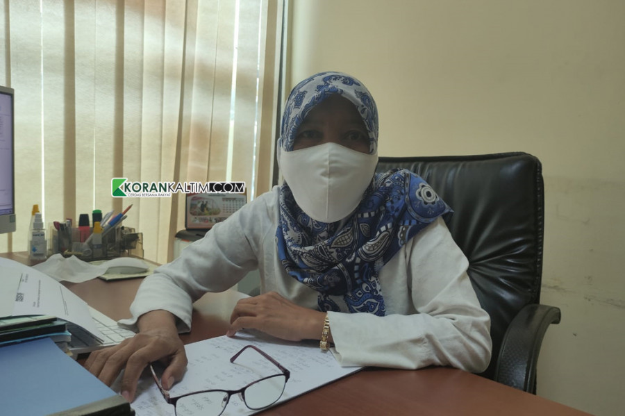 Plt Kepala Disdukcapil PPU Mawar. (Foto: Erwin/Korankaltim.com)