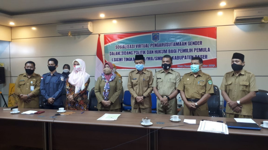 Wakil Bupati Paser H. Kaharuddin saat pelaksanaan Sosialisasi DPPKBP3A Secara Virtual. (Foto : Istimewa Dokment DPPKBP3A )