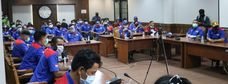 Suasan audiensi antar buruh dan DPRD. (foto : Indra/korankaltim.com)