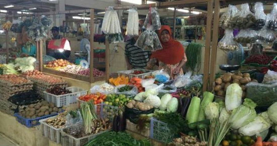 Ayam dan Bawang di Berau Mahal, Sayur Stabil