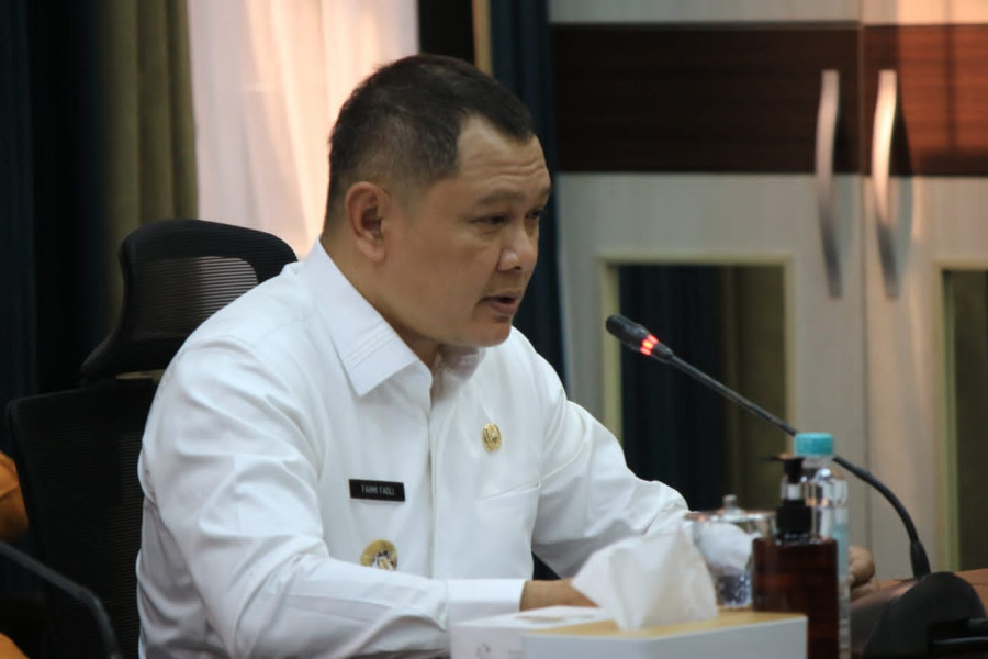 Bupati Paser dr. Fahmi Fadli saat berada di Kementerian Perhubungan RI. (Istimewa)