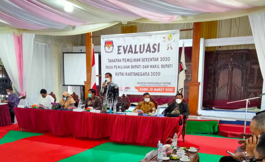 KPU Kukar menggelar Evaluasi Tahapan Pemilu yang dihadiri Forkopimda (heri/korankaltim.com)