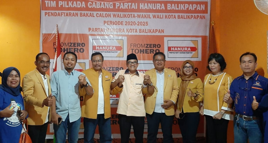 AHB (Kopiah Hitam) Saat Melamar Ke Partai Hanura, Baru baru ini.(Foto: Istimewa)