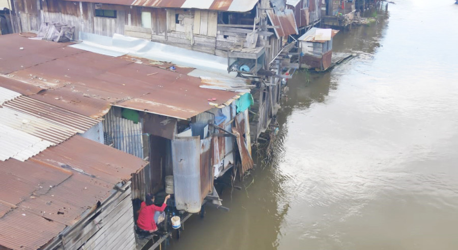 Warga Samarinda yang terdampak proyek pengerukan Sungai Karang Mumus (SKM) ( Foto: Permata s rahayu / korankaltimcom)
