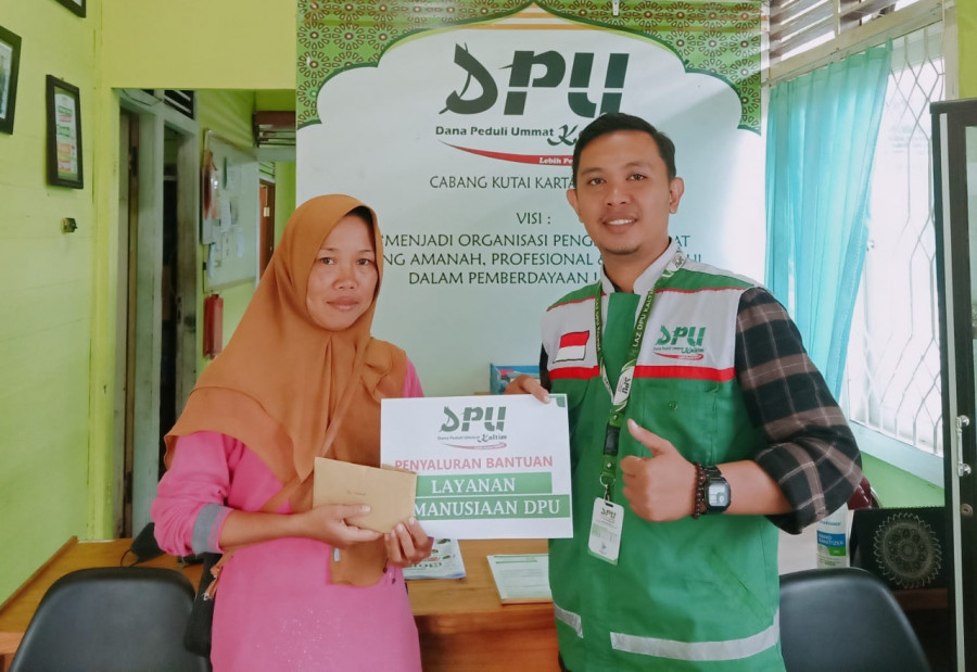 Perwakilan LAZ DPU Kukar bersama Bu Niana (LAZ DPU.dok)