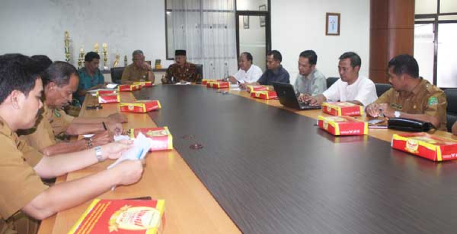 CARI SOLUSI: Kosultasi Disdikbud Kukar bersama DPRD Kukar dengan Disdikbud Provinsi Kaltim terkait masalah sistem zonasi PPDB. ( heri / korankaltim)
