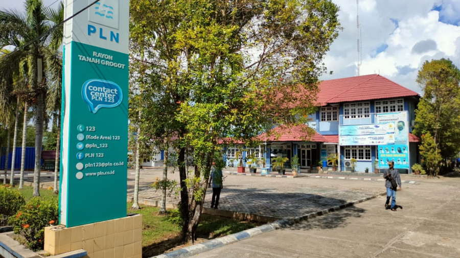 Kantor ULP PLN Tanah Grogot. ( Foto : Dwi Cahyo / Korankaltim.com)
