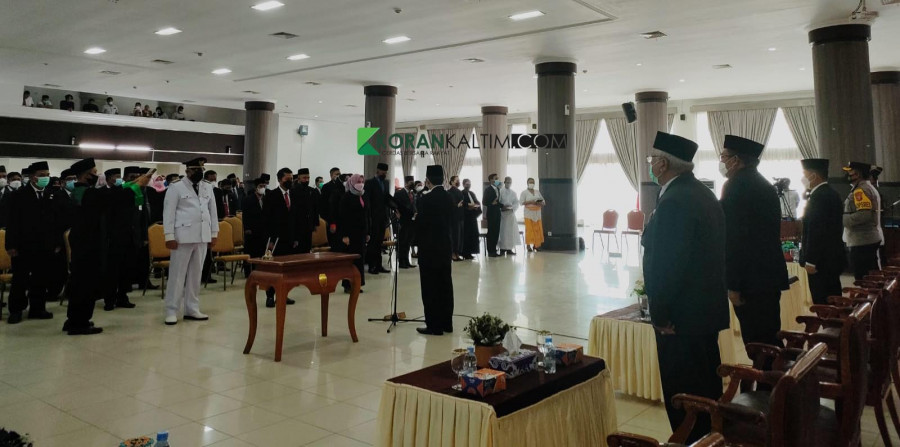Pengambilan sumpah jabatan administrator dan pengawas dilingkungan Pemkab Kutim. (Foto: Zulhamri/korankaltim.com)