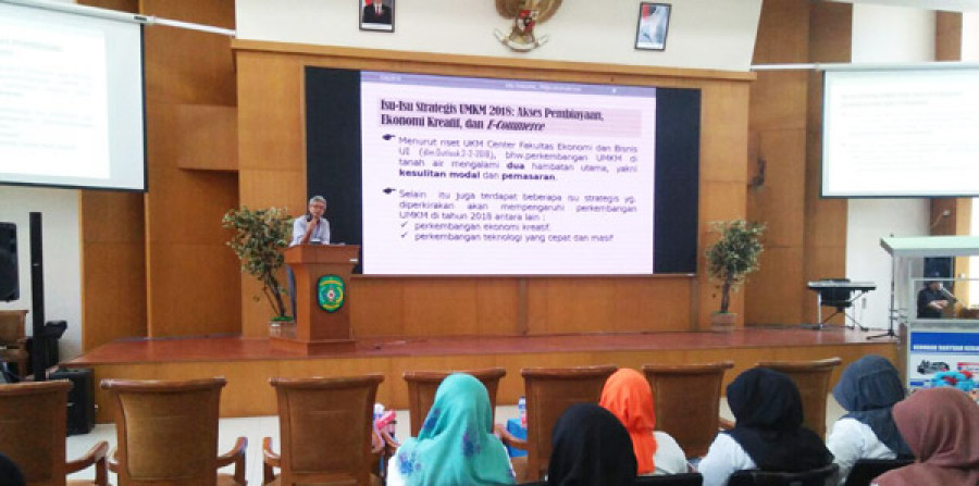 Prof Iskandar saat mengisi Materi seminar wirausaha