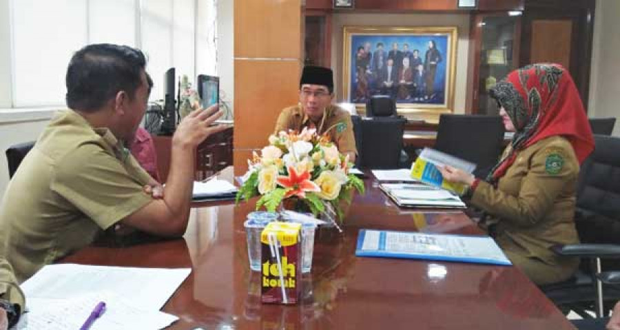 Pertemuan perwakilan Unicef Indonesia dengan Sekda Kukar Marli, membahas persiapan PIN untuk Campak dan Rubella di Kukar