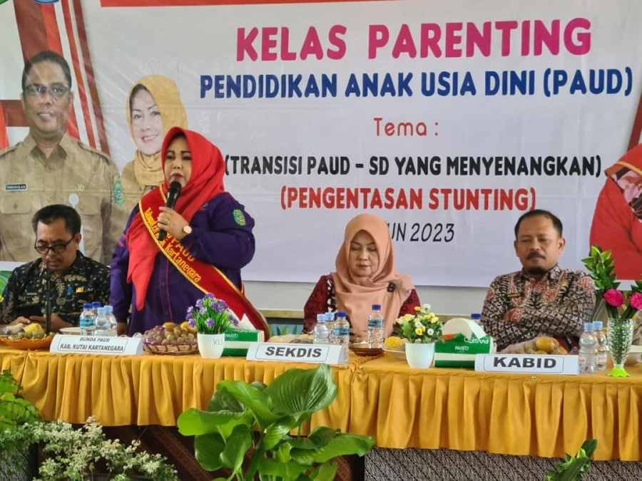 Kelas parenting bagi orang tua di SDN 010 Muara Jawa. (Foto: Prokom)