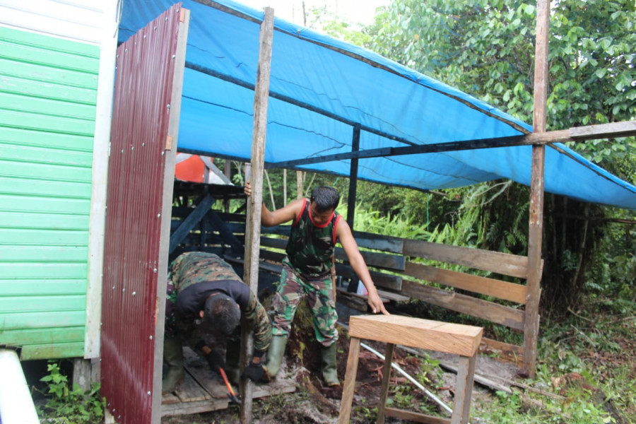 Satgas pra TMMD dirikan dapur umum untuk siapkan kebutuhan makan para anggota Satgas TMMD. (Foto: Kodim 0912/KBR)