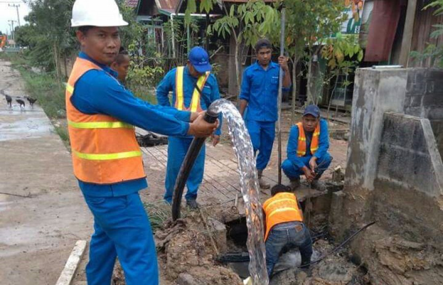 Perbaikan pipa bocor di Sangatta