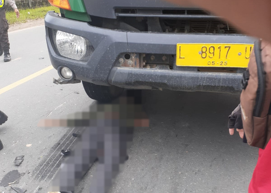 Korban Lakalantas kawasan Jalan Mulawarman tidak jauh dari kantor Schlumberger, Kelurahan Manggar Balikpapan Timur pada Kamis (22/12/2022) sore. (Foto: Istimewa)