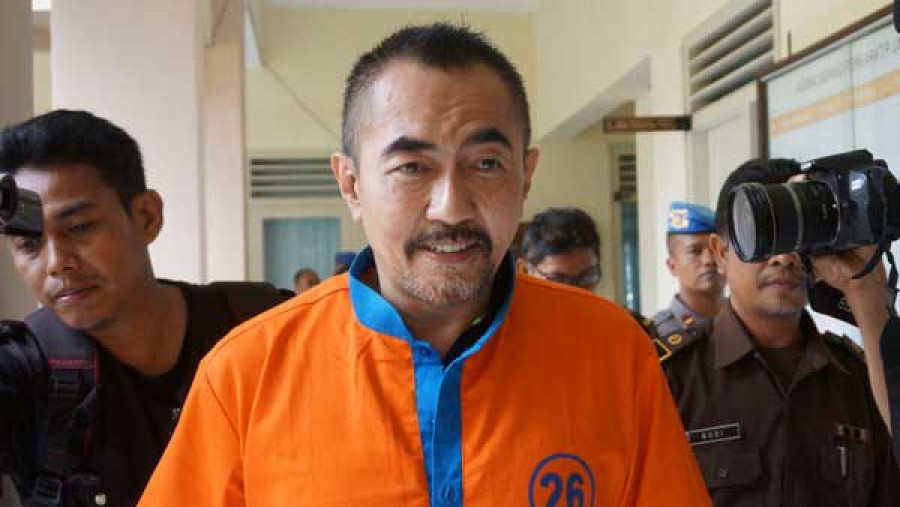 Sakit Stroke, Gatot Brajamusti Absen Sidang