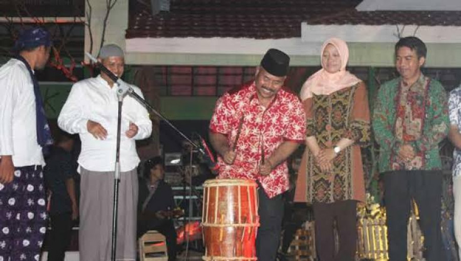 Bupati Kukar Edi Damansyah saat membuka festival Kampung Telihan di Muara Muntai