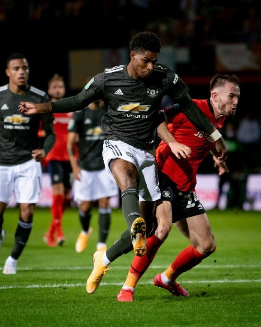 Marcus Rashford, mencetak satu dari tiga gol kemenangan Manchester United ke gawang Luton Town. (manutdtwitter))
