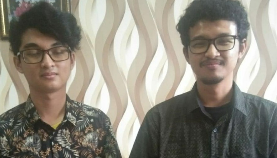 Daffa (kanan) saat mendatangi Polresta Samarinda untuk meminta maaf, atas perbuatanya Jumat (30/7/2021) sore tadi. (Foto: Istimewa)
