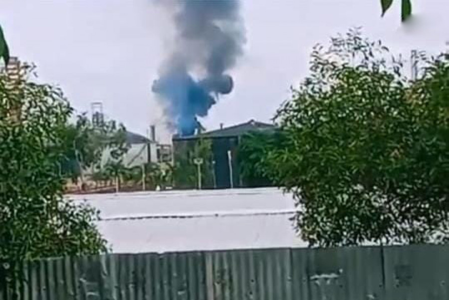Kepulan asap hitam atau kebakaran yang terjadi di area Pertamina RU V Balikpapan, pada Minggu (15/5/2022) siang sekira pukul 11.00 Wita. (Foto: Istimewa)