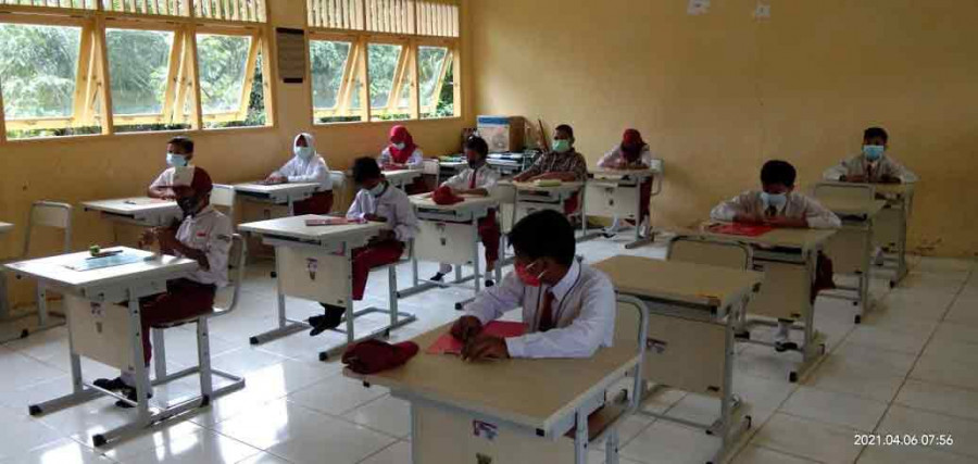 Ujian pelaksanaan ujian tatap muka yang berjalan di SDN 022 Samarinda Utara. ( Foto: istimewa )