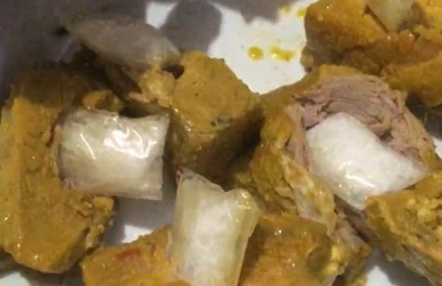 Poketan sabu-sabu yang ditemukan dalam daging sapi, oleh petugas Lapas Narkotika, Rabu (13/7/2022) kemarin. (Foto: Istimewa)
