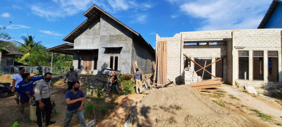Lokasi kejadian saat tukang tertimpa cor beton saat sedang bekerja.(Foto: Istimewa)