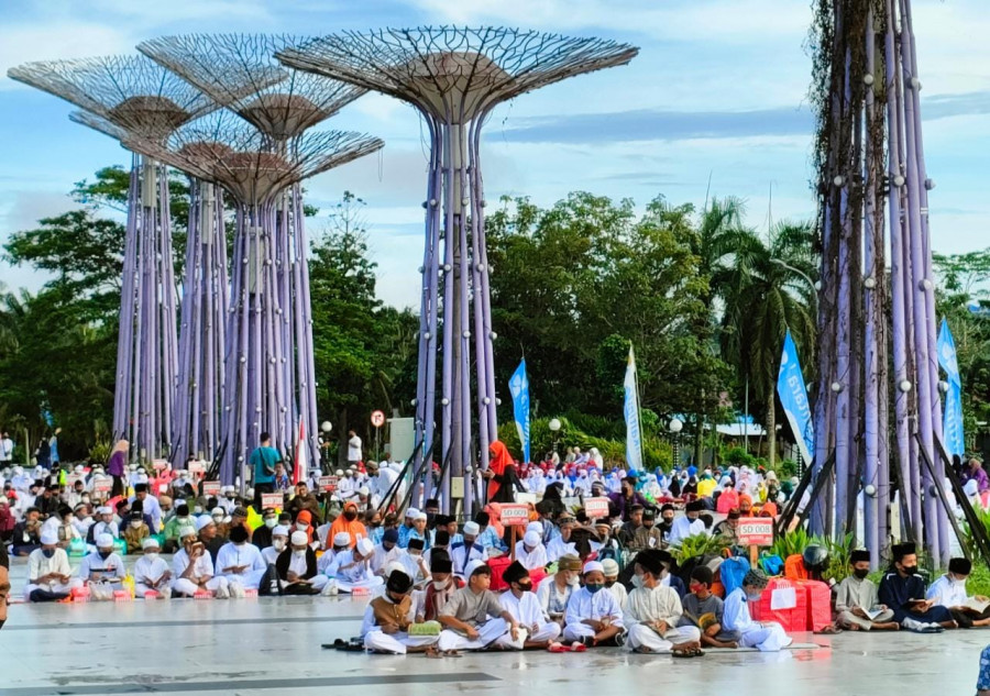 Suasana Yok Etam Mengaji di Taman Kota Raja Tenggarong, Jumat (22/4) sore. (Foto: Reza Fahlevi/Koran Kaltim)