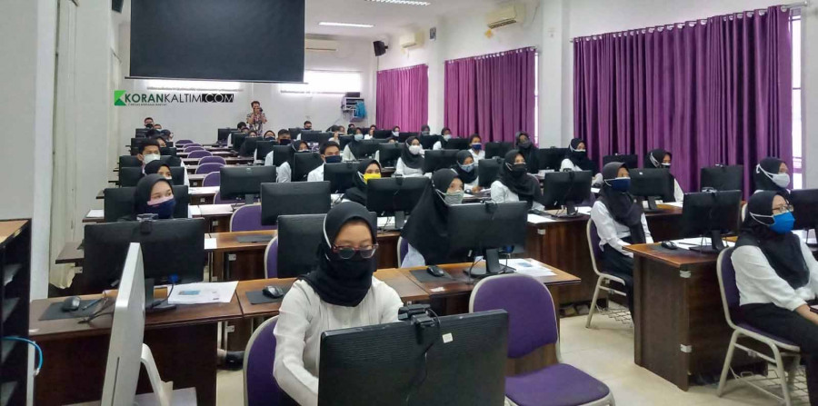 Suasana ruang tes SKD CPNS di STMIK WICIDA Samarinda (Foto: Claudius Vico/Korankaltim.com)