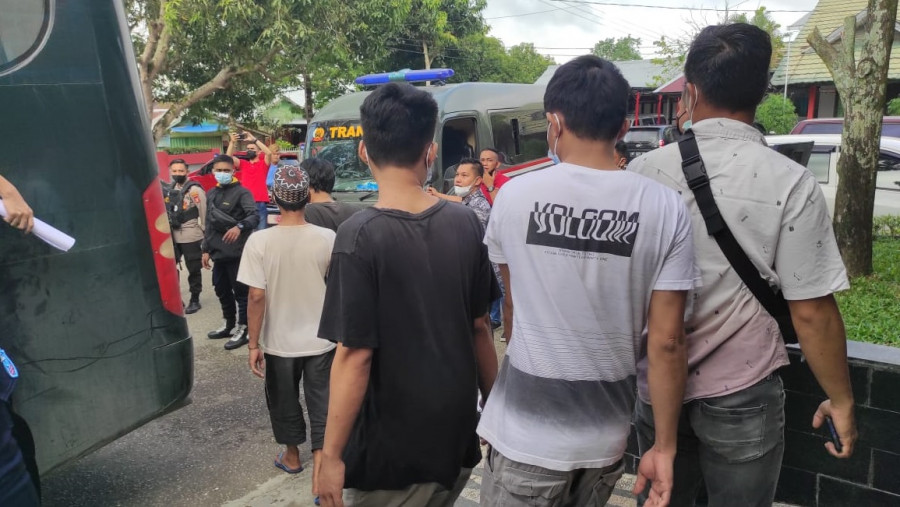 Upaya pemindahan Napi yang dilakukan Lapas Tenggarong turut dibantu pengamanan oleh Kejaksaan dan Polres Kukar (Foto: dok.Lapas)