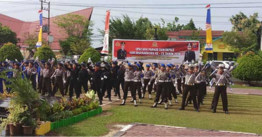 Atraksi pocil menyedot perhatian seluruh undangan perayaan HUT Bhayangkara ke-72 tahun