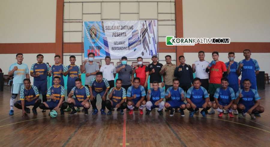 Pelaksanaan PWI Cup yang dibuka oleh Wakil Bupati Berau, Gamalis (Foto: Rama/KoranKaltim.com)
