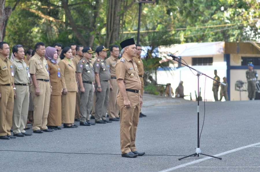Wakil Walikota Samarinda M Barkati saat memimpin apel ASN