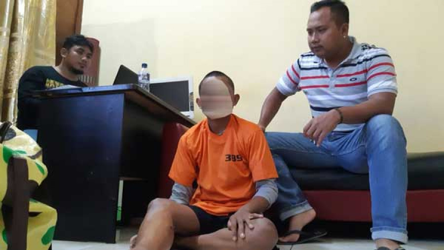JERI Suryadi sesekali mengeluh kesakitan setelah kakinya tertembus peluruh. Polisi terpaksa memberikan timah panas lantaran hendak kabur saat ditangkap