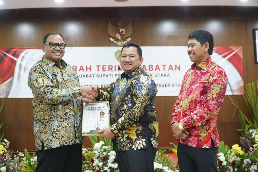 Bupati PPU, Mudyat Noor ketika menghadiri Sertijab di Kantor Kehutanan Republik Indonesia, Jakarta. (Foto: Dok.HumasPemkabPPU)
