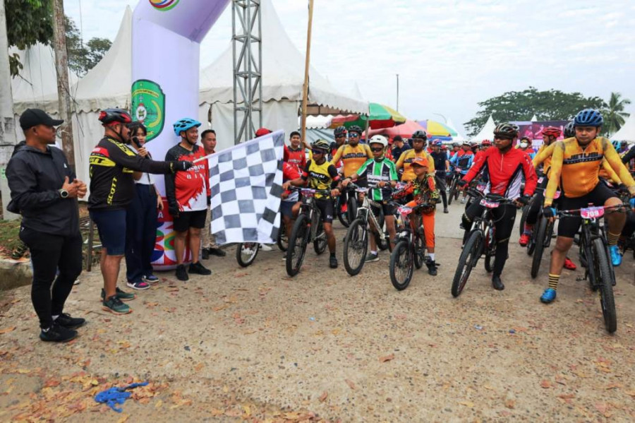Gowes dan lomba sneam krasi FKR dibuka Bupati Kukar. (Foto: Prokom)